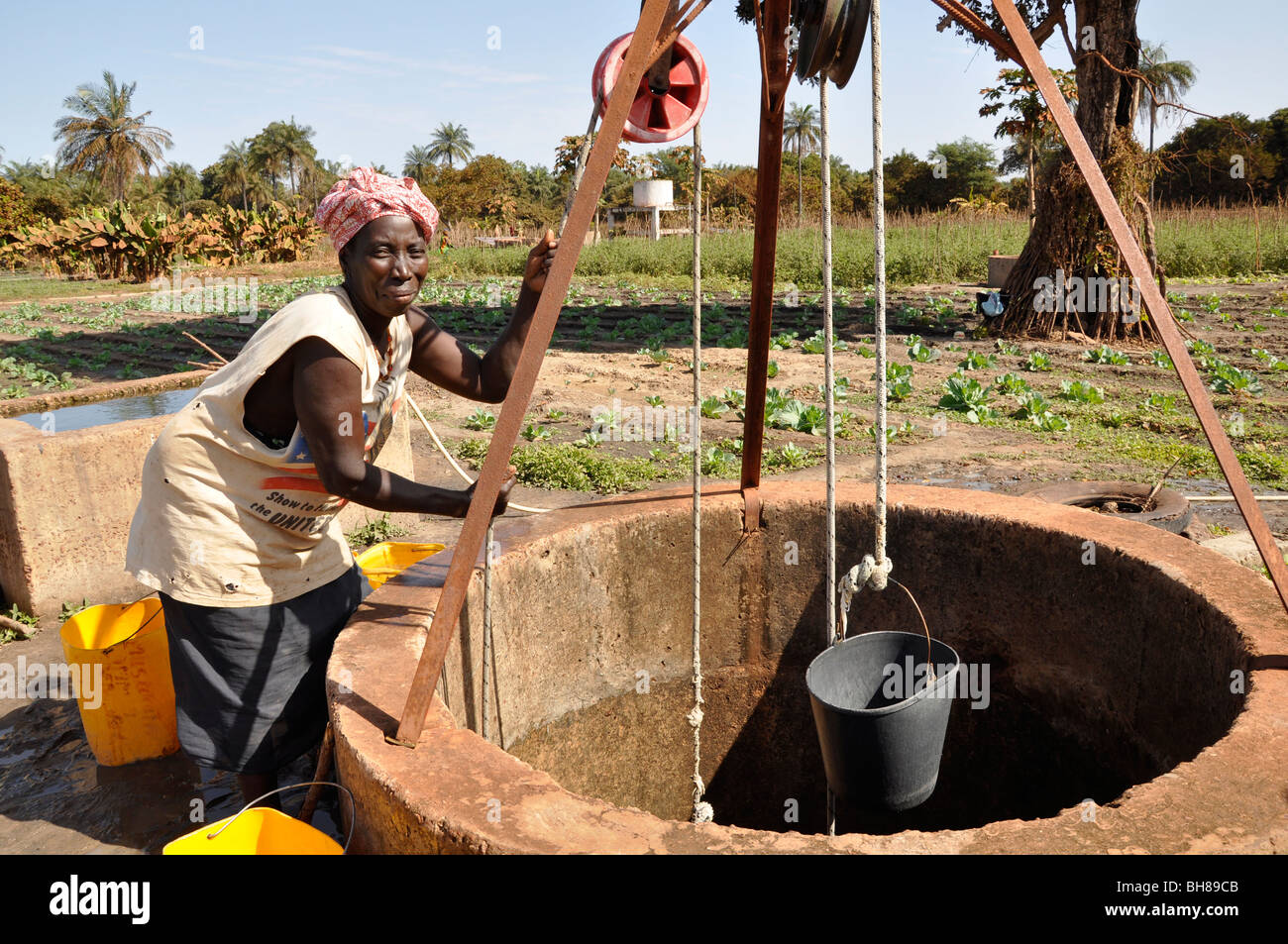 Wasser gut in Gambia durch Taiwan Unterstützung. Stockfoto