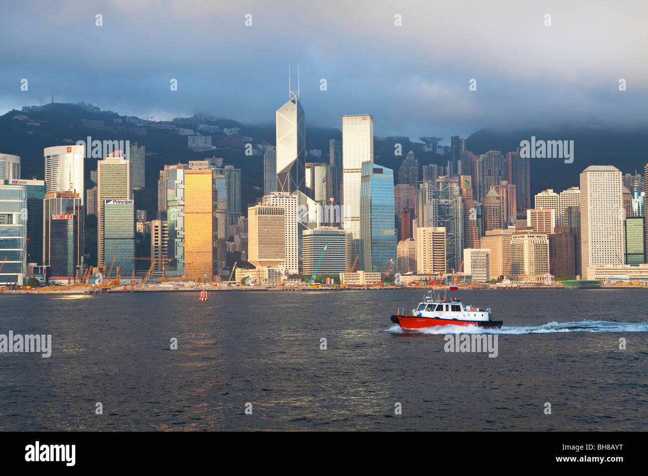 Skyline von Central, Hong Kong Island, Victoria Harbour, Hongkong, China, Asien Stockfoto