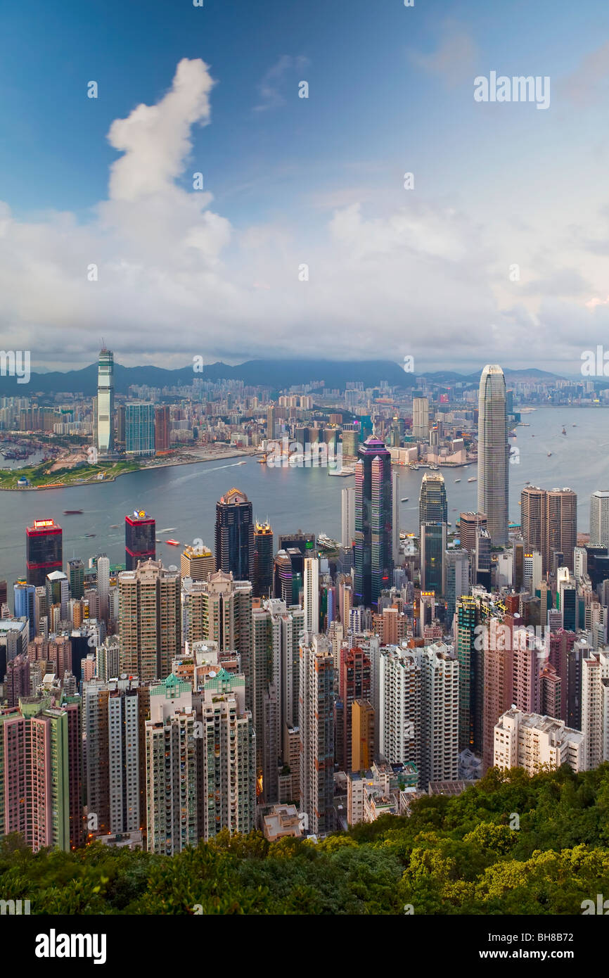 China, Hong Kong, Blick vom Victoria Peak, Skyline der Stadt und den Victoria Harbour Stockfoto