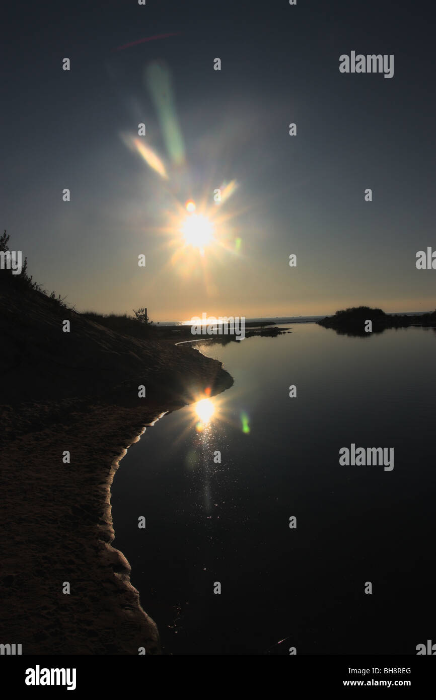 Sonnenuntergang über Big Sable River in der Nähe von Lake Michigan Stockfoto