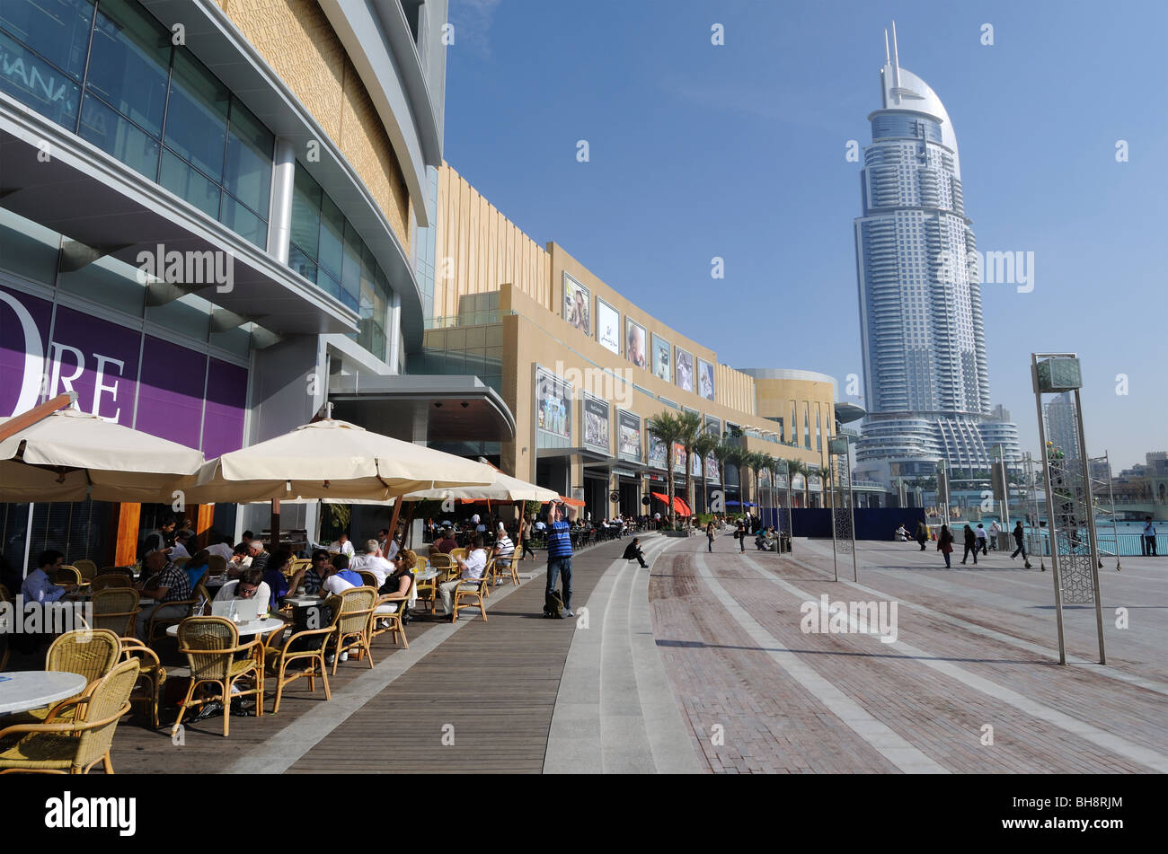 Cafe in der Dubai Mall, Dubai, Vereinigte Arabische Emirate Stockfoto