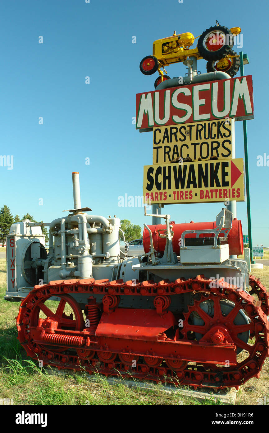 AJD65086, Willmar, MN, Minnesota, Schwanke Zugmaschine & Automuseum, Eingang Stockfoto