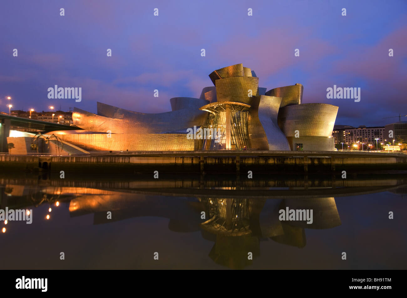 Das Guggenheim-Museum für moderne Kunst, vom Architekten Frank Gehry, Bilbao, Pais Vasco, Spanien Stockfoto