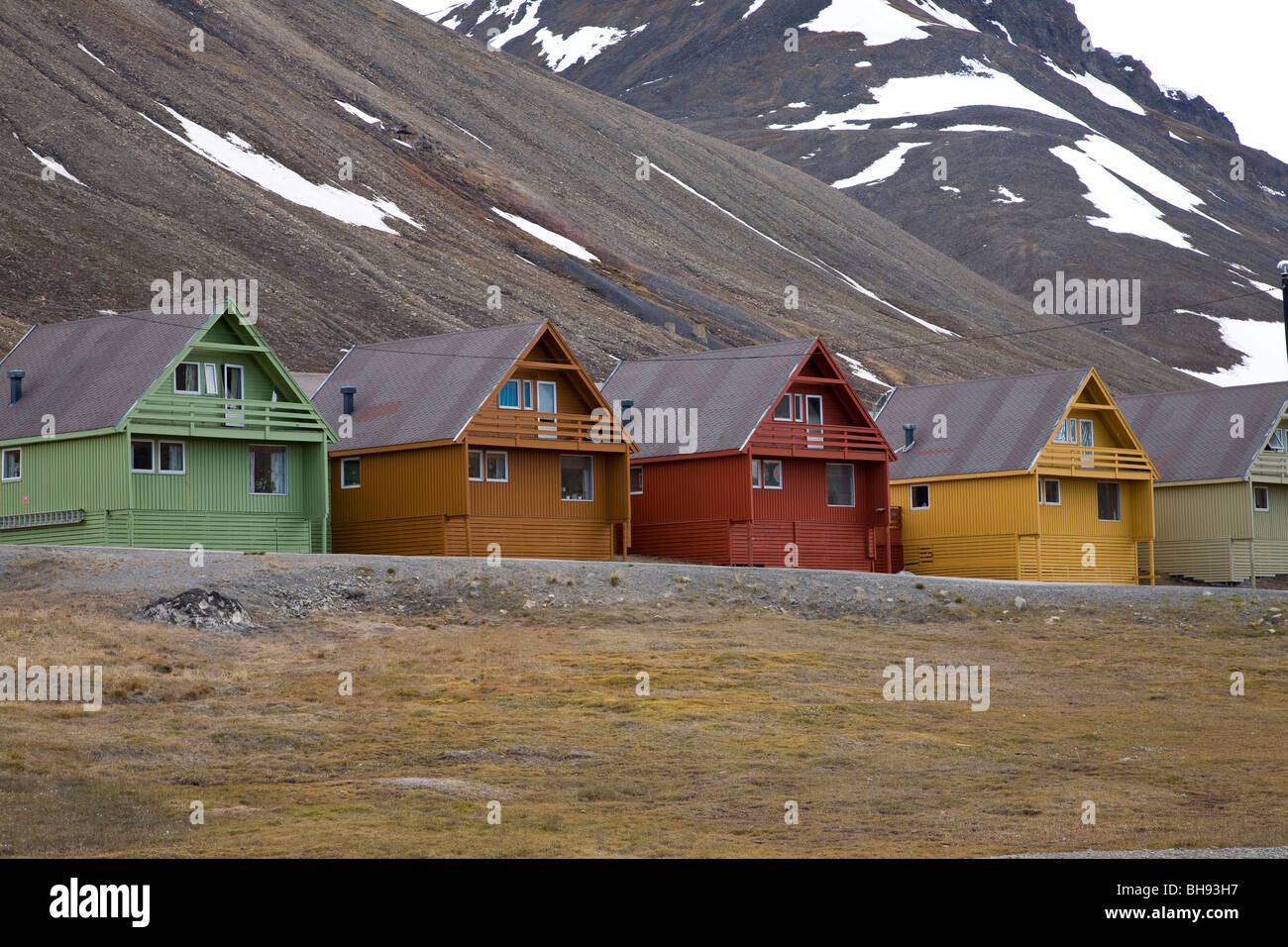 Bunte Häuser in Spitzbergen, Spitzbergen, Svalbard-Archipel, Norwegen Stockfoto