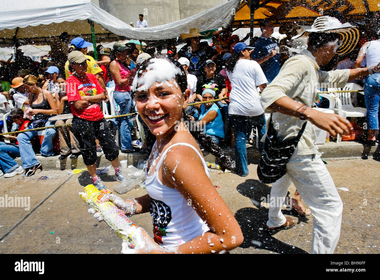 Der Schaum Schlacht während der Karneval von Barranquilla 2006, Kolumbien. Stockfoto