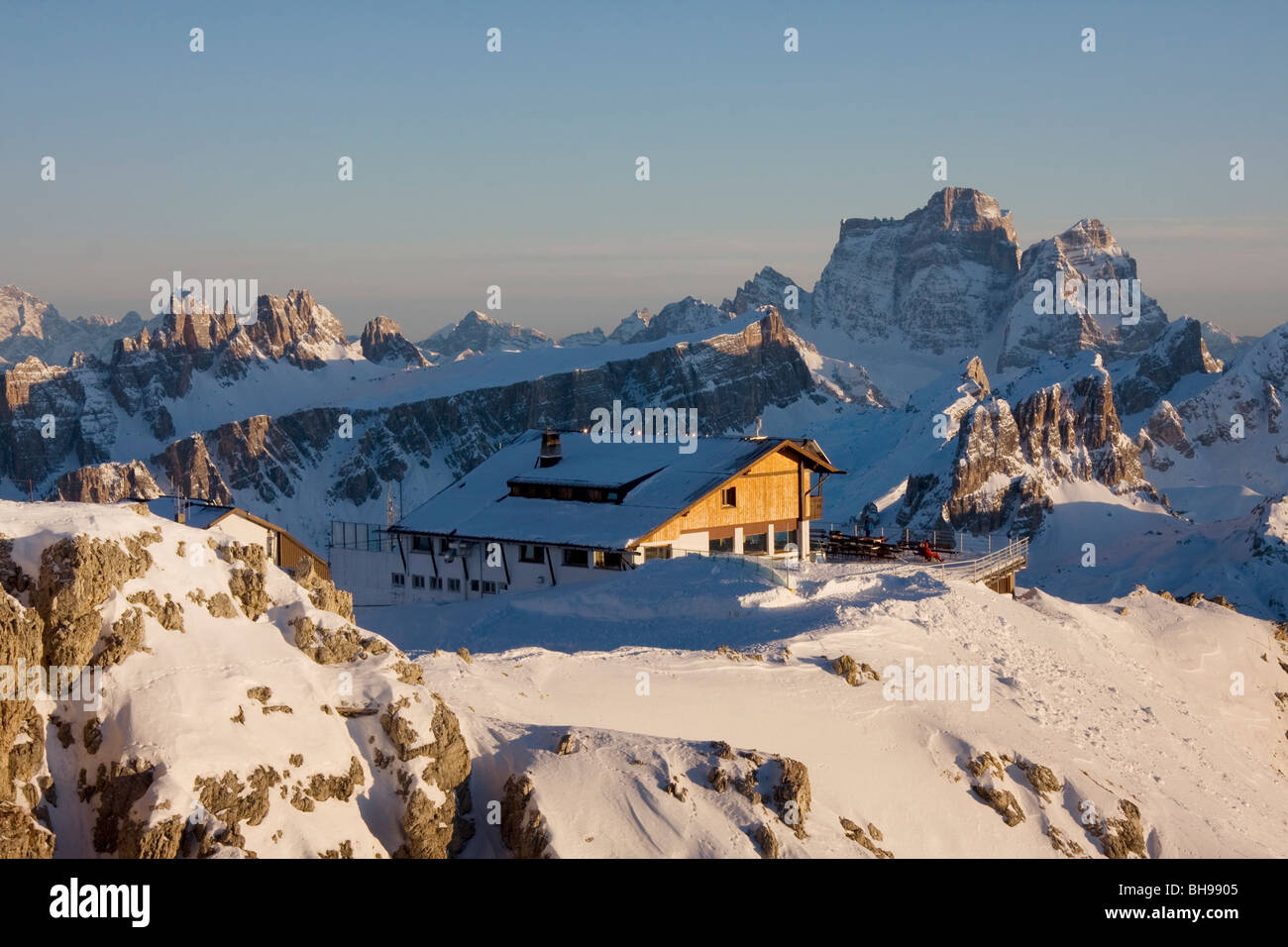 Lagazuoi Zuflucht und Pelmo Berg, Cortina, Dolomiten, Veneto, Italien Stockfoto