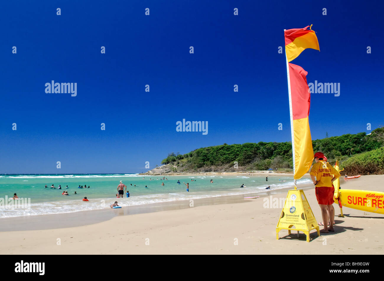 NORTH Stradbroke Island, Australien - Zylinder Strand auf North Stradbroke Island, Queensland, Australien North Stradbroke Island, nur von Queenslands Hauptstadt Brisbane, ist der weltweit zweitgrößte Sand Insel und mit seinen kilometerlangen Sandstrände, die im Sommer ein beliebtes Urlaubsziel. Stockfoto