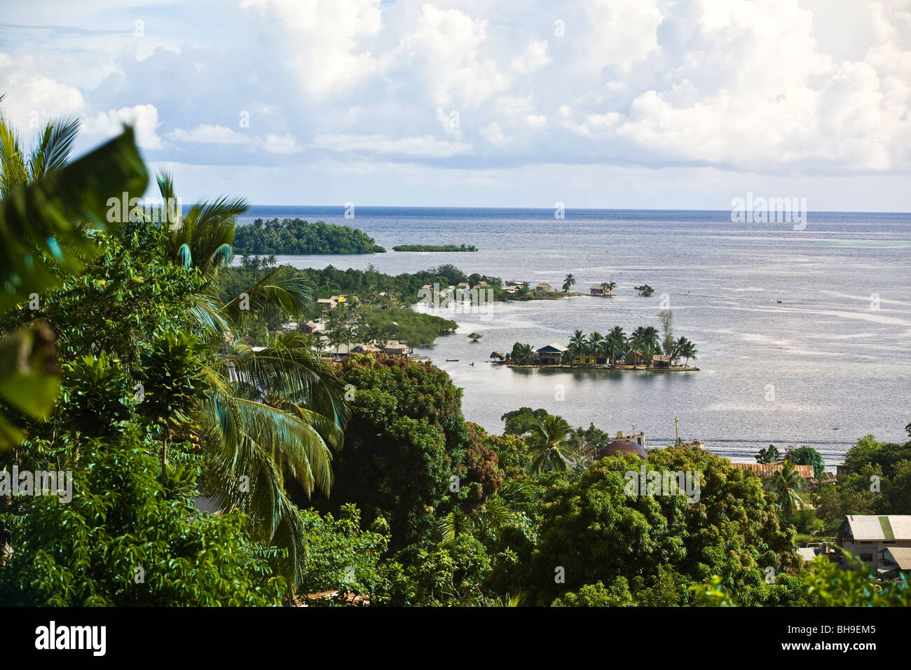 Gelegen auf der Insel von Ghizo Stadt Gizo dient als die Provinzhauptstadt  der westlichen Provinz der Salomonen Stockfotografie - Alamy