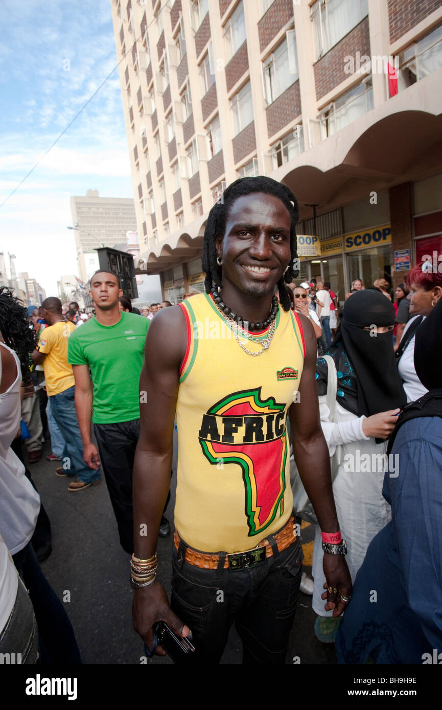 Afrikanische Fußball-Fan auf der FIFA-Fan-Meile in Cape Town, South Africa Stockfoto