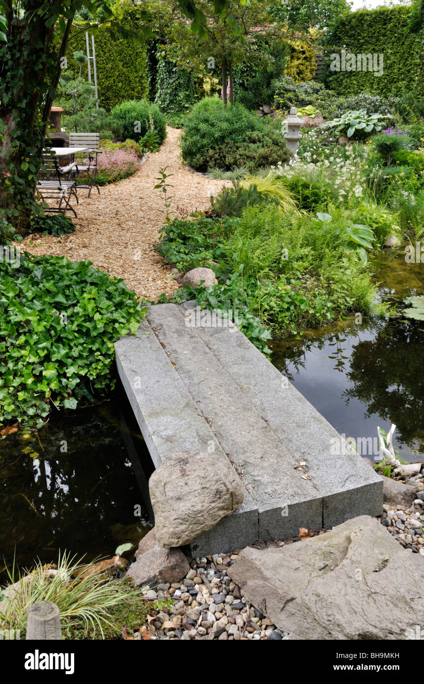 Garten Teich Mit Brucke Aus Stein Design Marianne Und Detlef