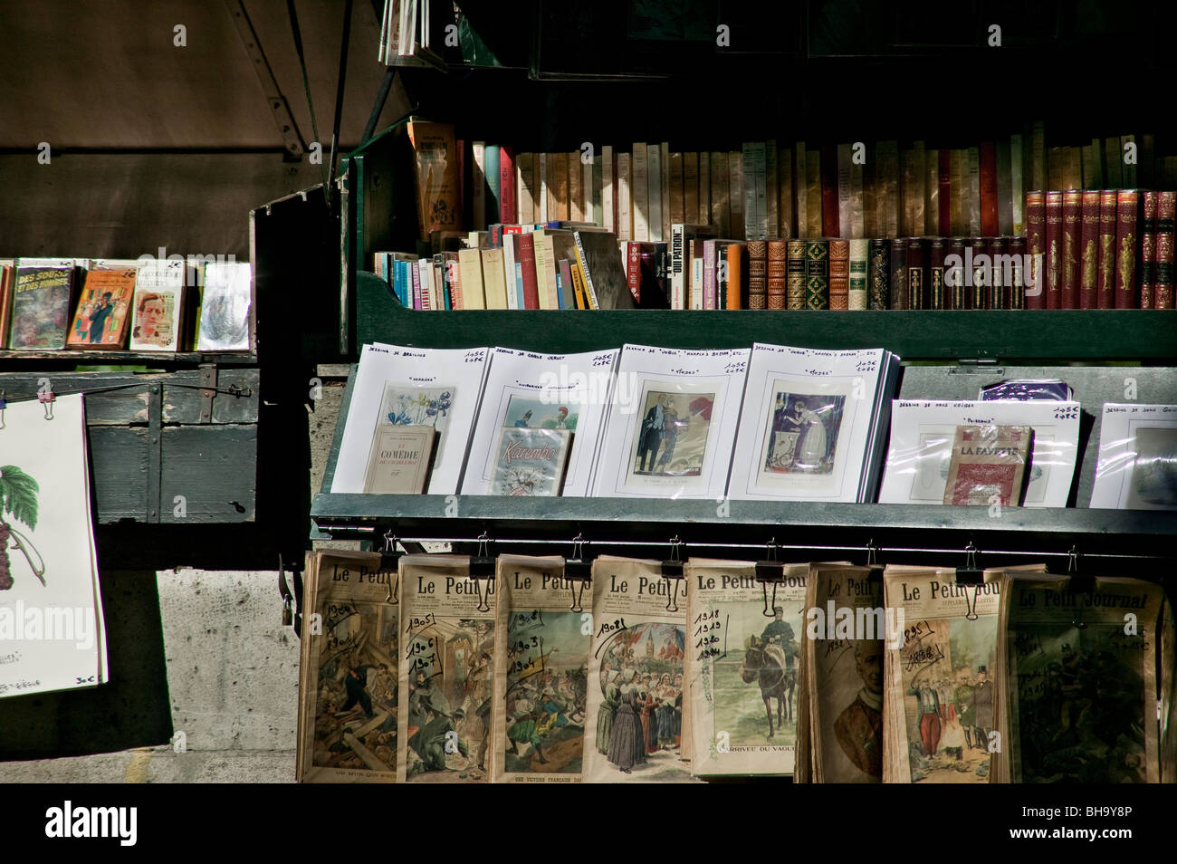 Buch-Ständen entlang der Seine, Paris, Frankreich Stockfoto