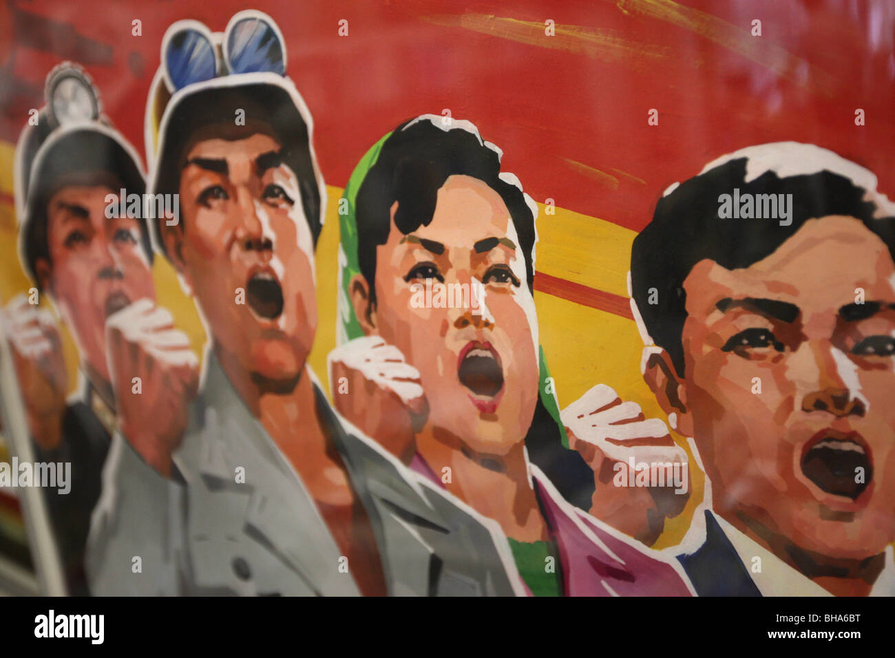 Rainbow Trading Company (eine nordkoreanische Spezialität Buchhandlung) zeigt die nordkoreanischen Plakate haben sie zu verkaufen. Tokio, Japan. Stockfoto