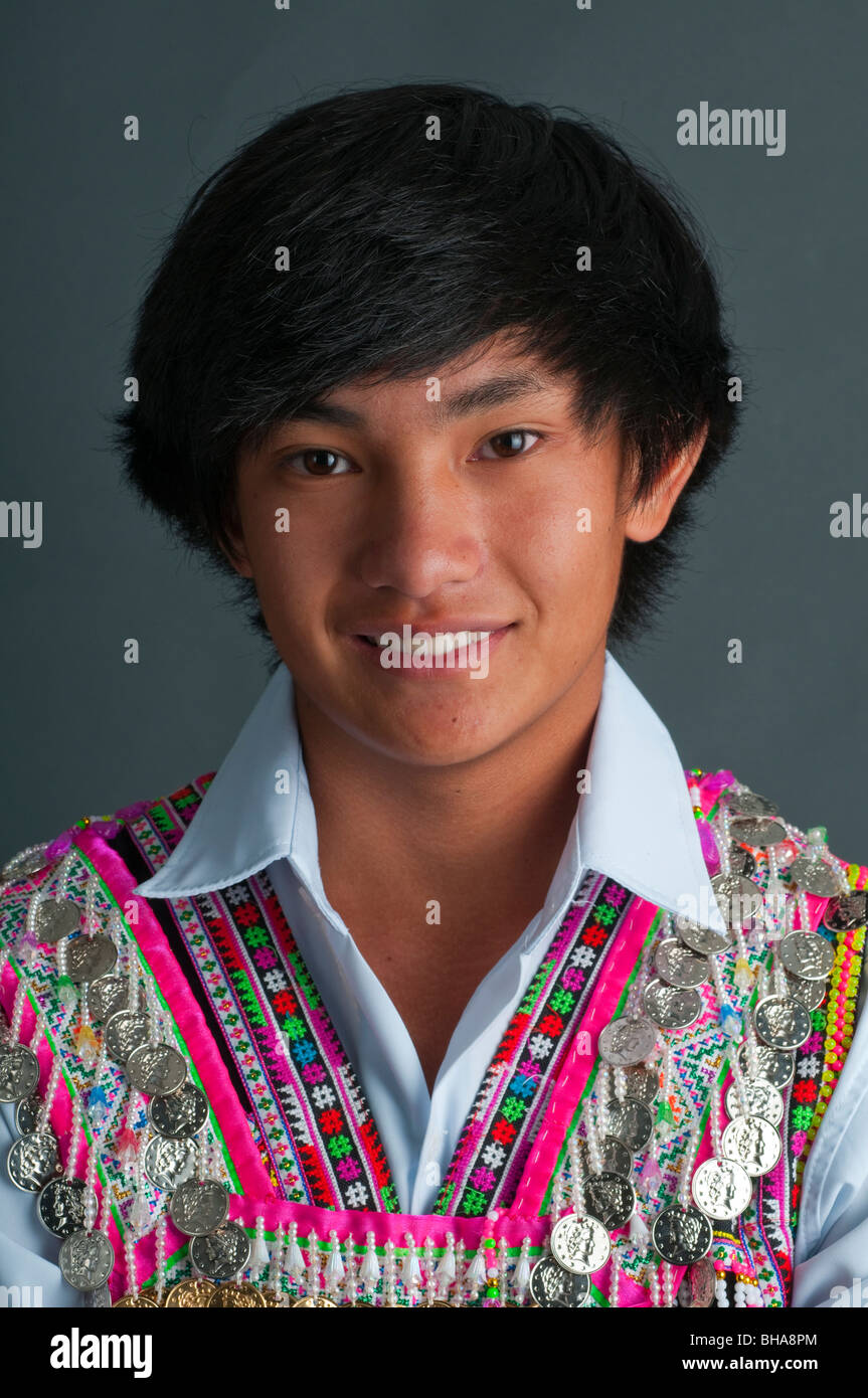 Hübscher kleiner Junge, Sohn der Hmong-Laotischen Flüchtlingsfamilie Stockfoto