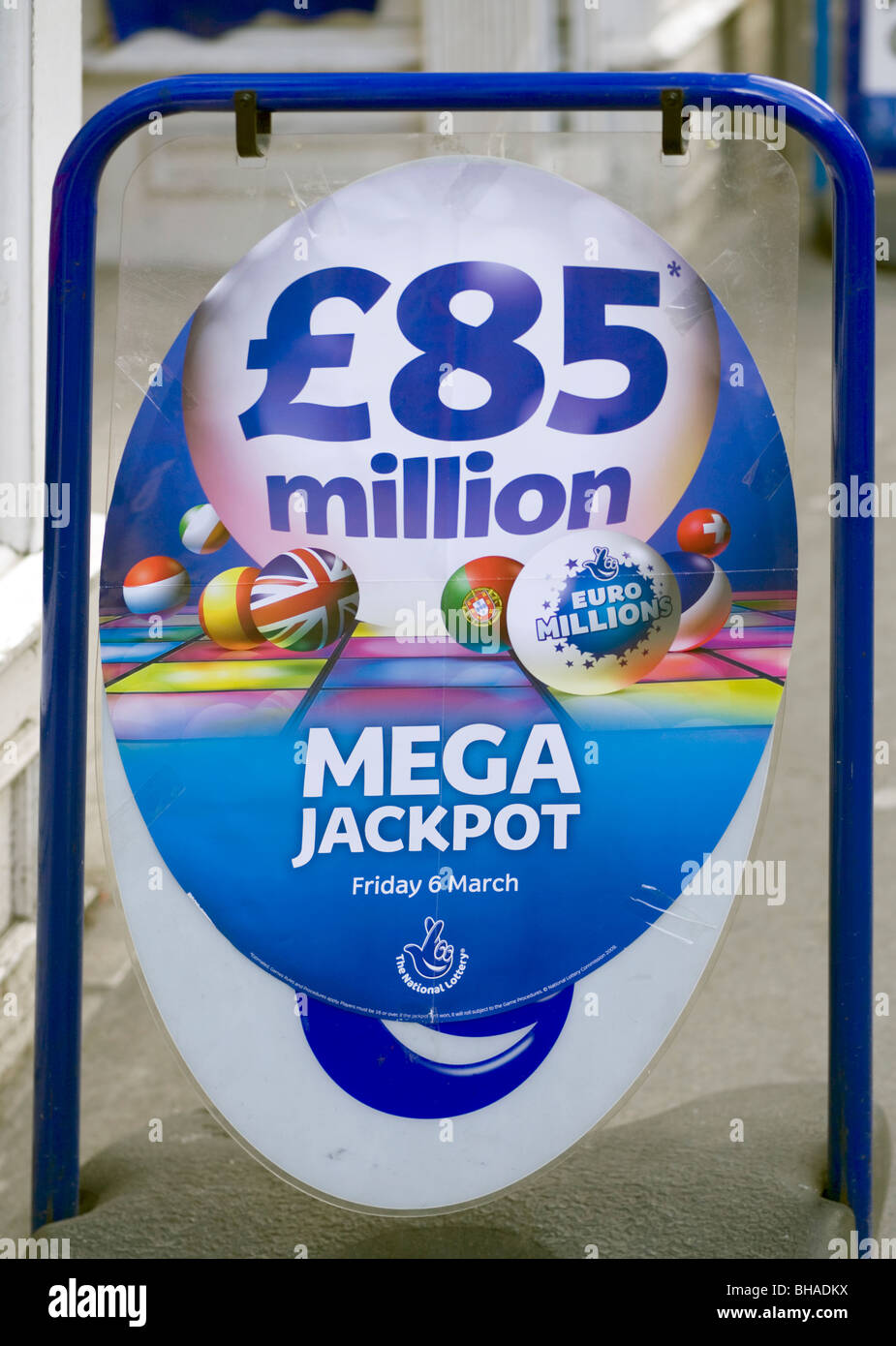 Euro-Millions-Lotterie £85 auf Pfund Rollover, Werbeschild, London Stockfoto