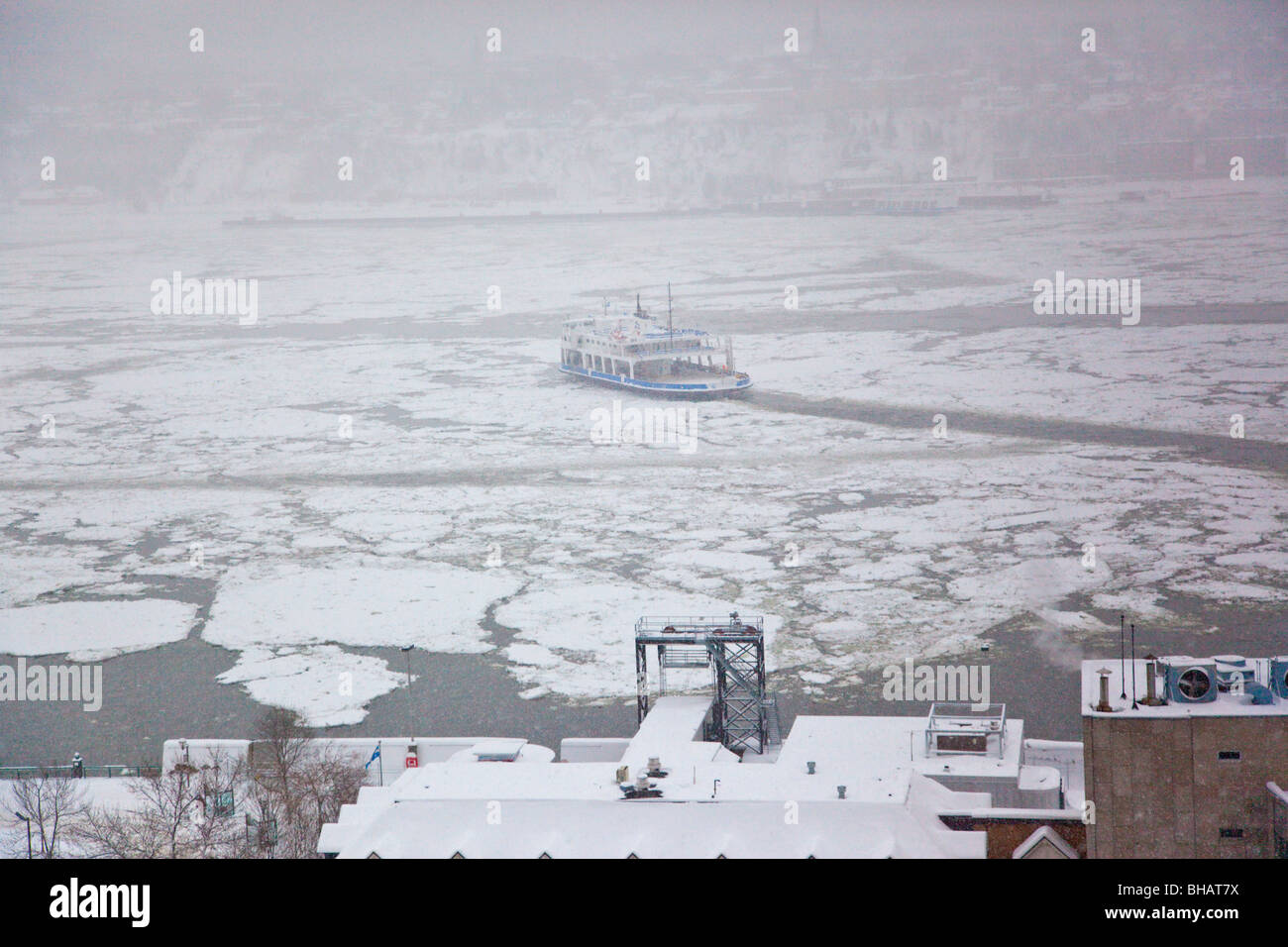 Fähre über den Sankt-Lorenz-Strom in Quebec City, Kanada Stockfoto