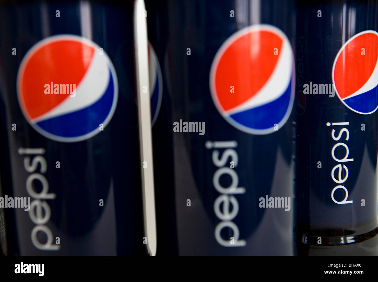 Eine Gruppierung von Pepsi Flaschen. Stockfoto