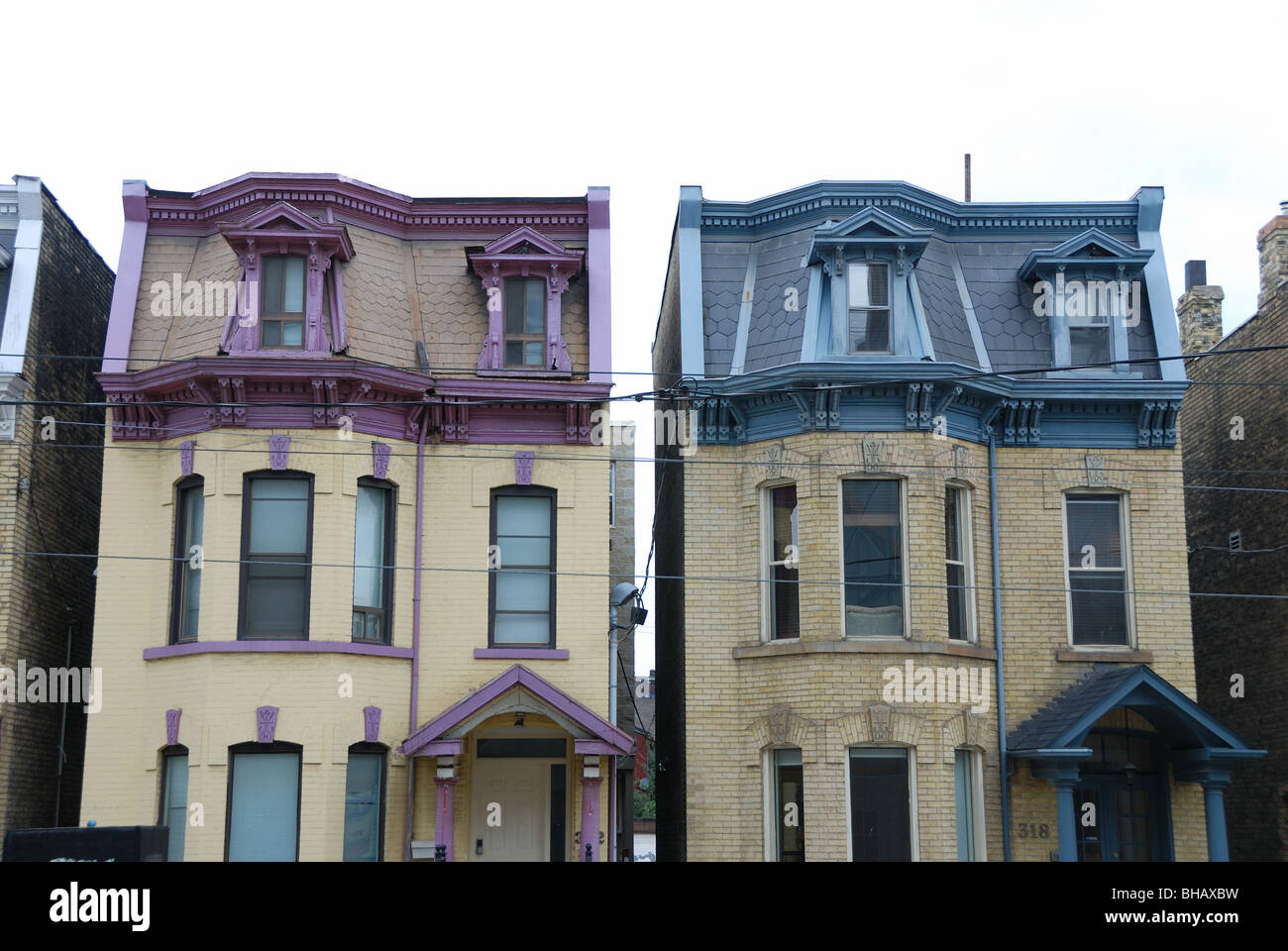 Identischen Häusern nebeneinander auf einer Straße in Toronto Stockfoto