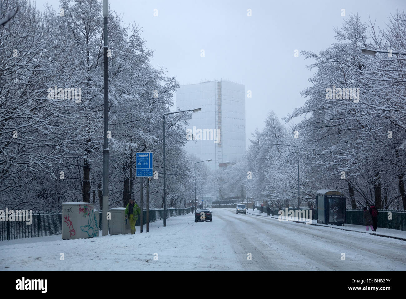 Verlassene Straßen nach starkem Schneefall in Sheffield South Yorkshire Großbritannien im Januar 2010 Stockfoto