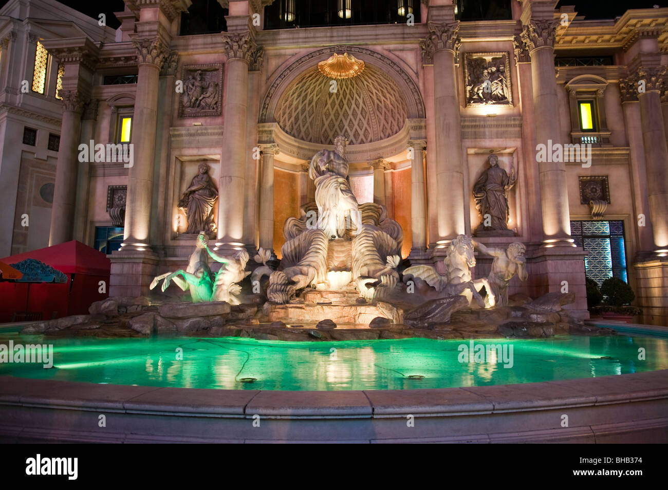 Replik des italienischen Trevi-Brunnen (Fontana di Trevi), Caesars Palace Hotel & Casino, Las Vegas, Nevada, USA Stockfoto
