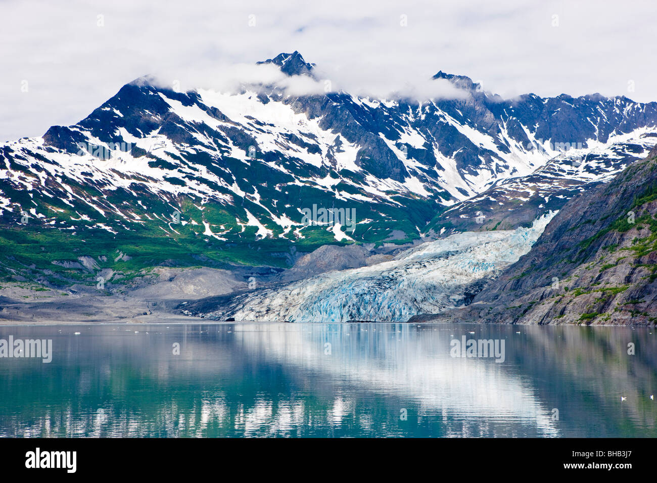Shoup Gletscher spiegelt sich in den Gewässern der Shoup Bay, Prinz-William-Sund, Yunan Alaska, Sommer Stockfoto