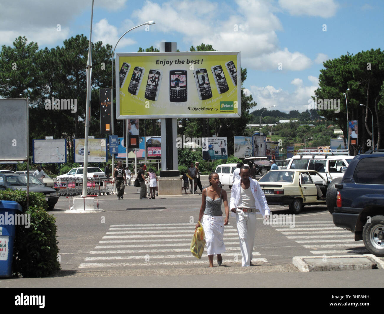Madagaskar, Afrika. Flughafen von Antananarivo. Handy-Werbung Stockfoto
