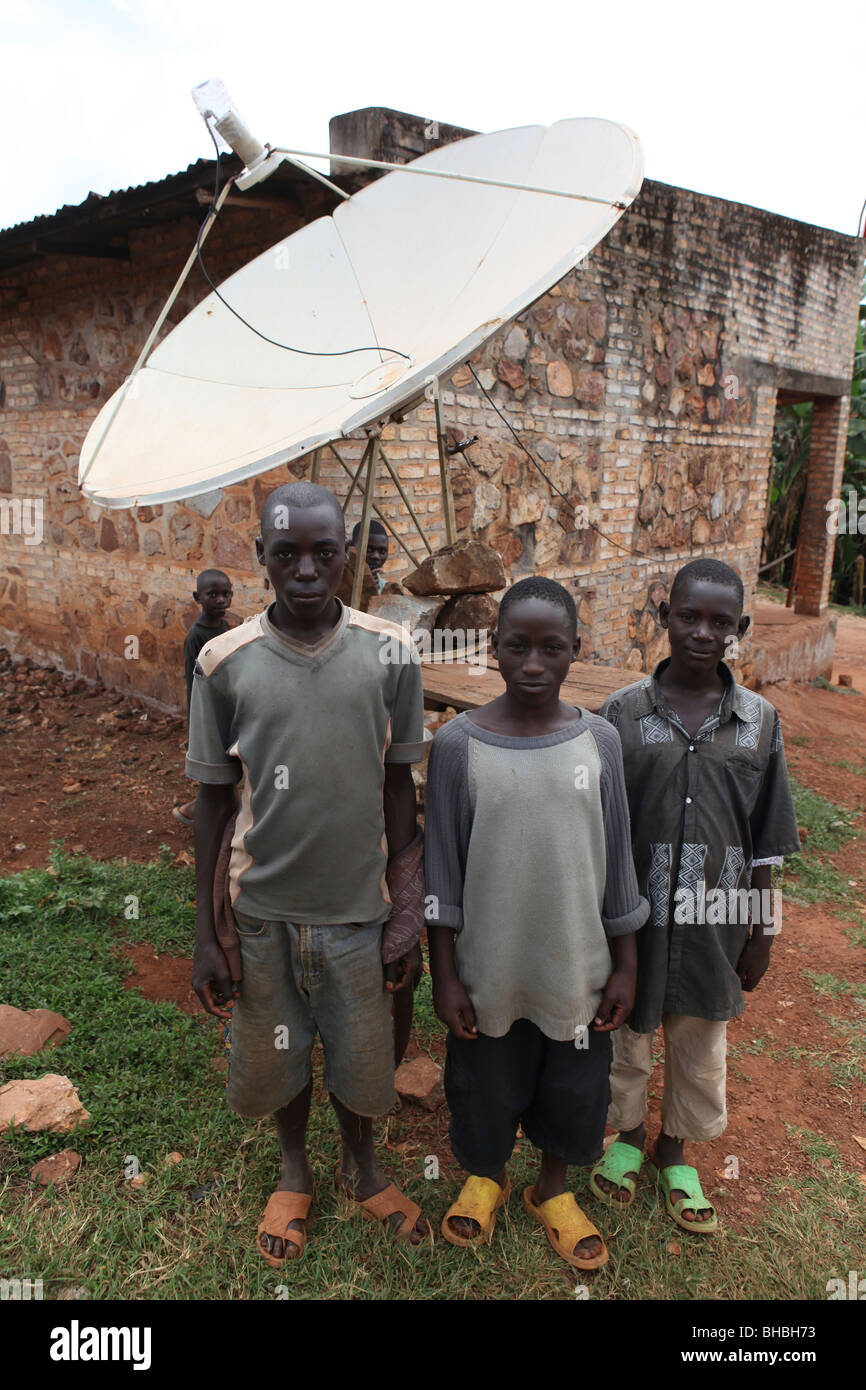 TV-Sat-Antenne in Burundi Stockfoto