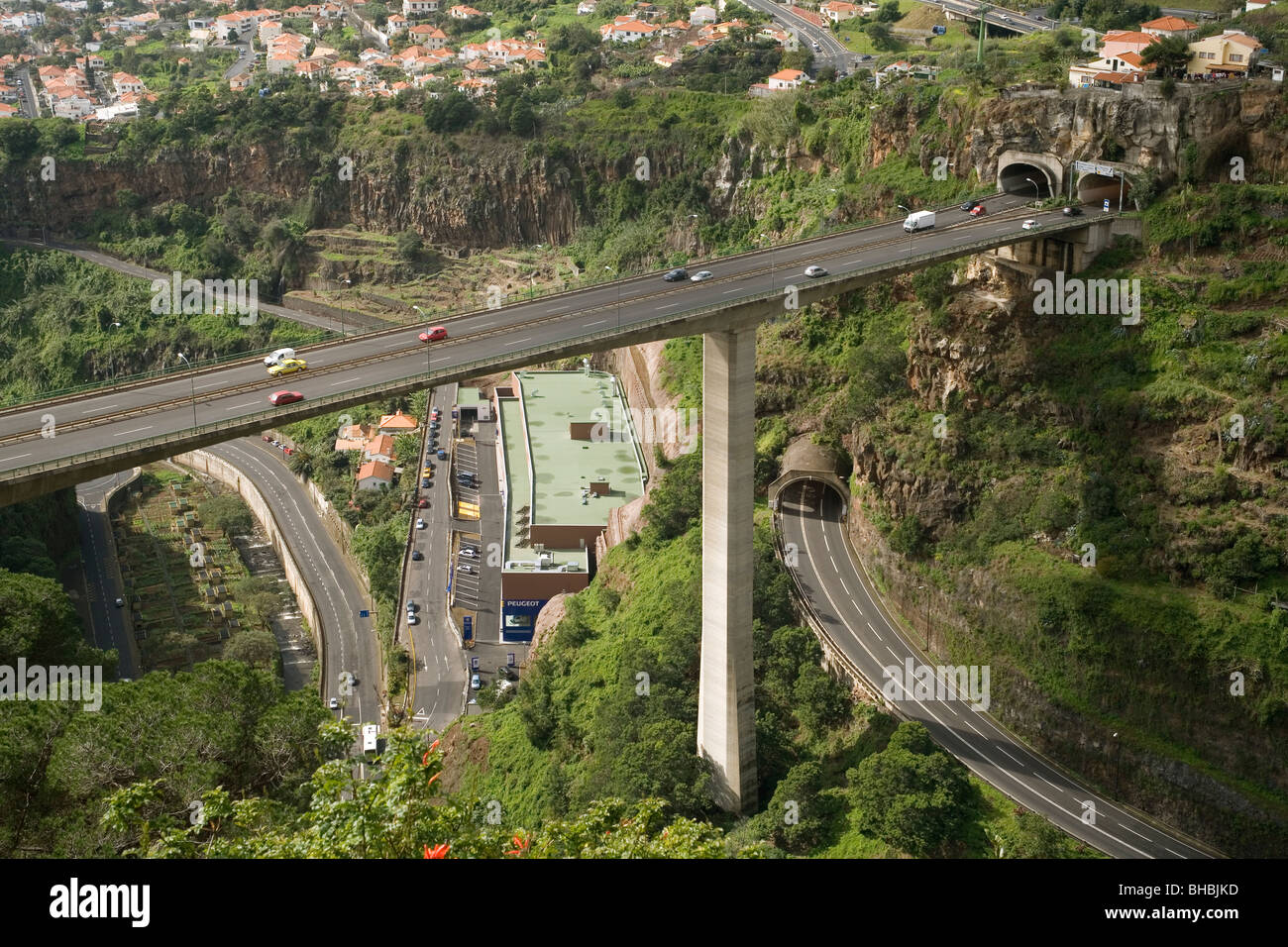 Portugal Madeira Funchal Straßennetz mit Autobahn & City bypass Stockfoto