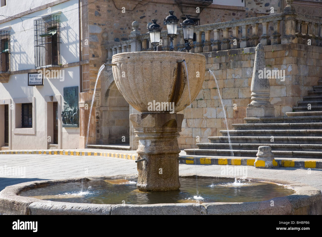 Guadalupe, Extremadura, Spanien. Brunnen in dem Indianer aus der neuen Welt durch Kolumbus nach Spanien gebracht getauft wurden. Stockfoto
