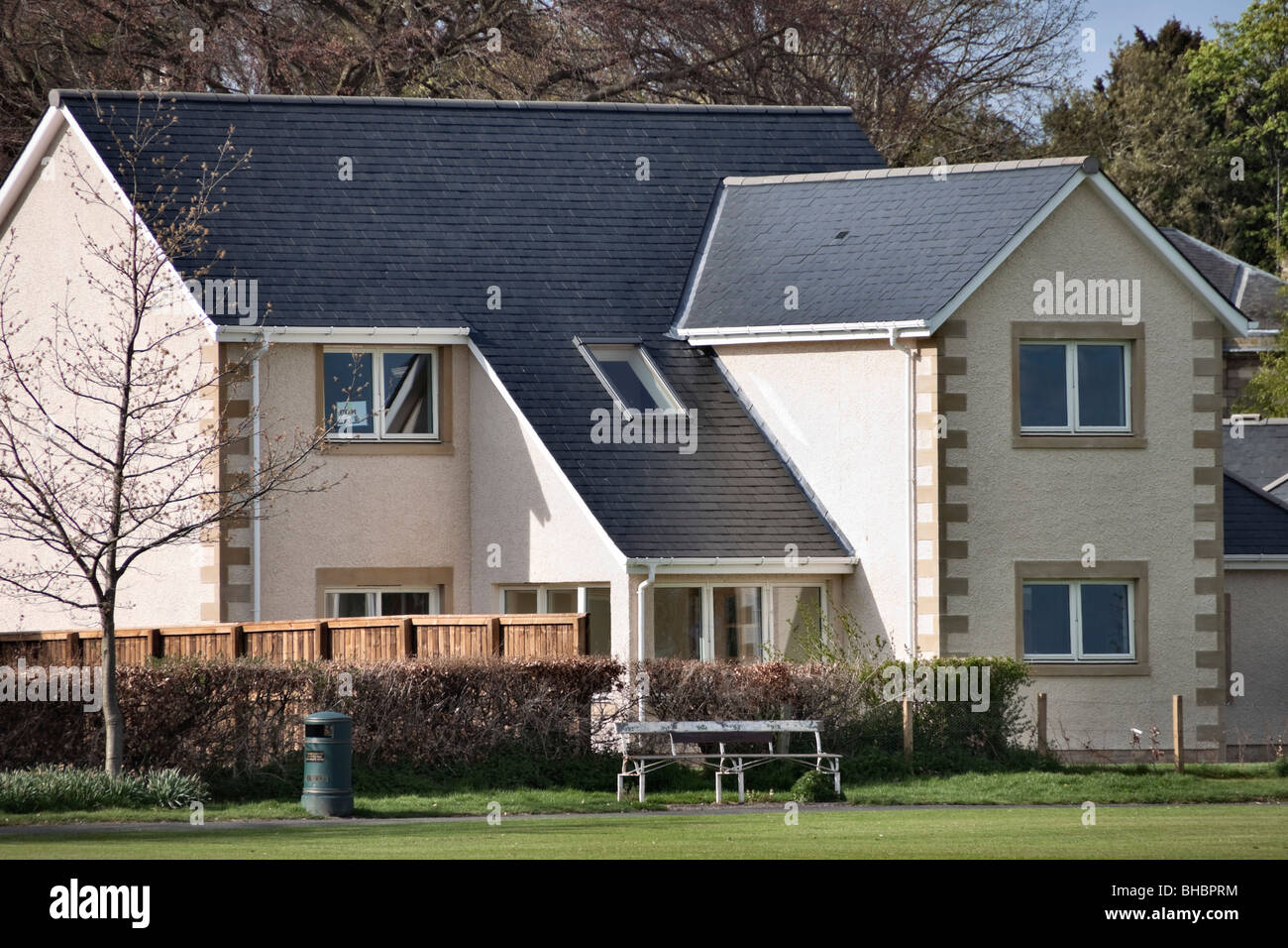 Spekulative Hosuing Entwicklung in Schottland - nicht auf dem Markt 2009/10, großes Einfamilienhaus in Kelso nach einem Jahr verkauft. Stockfoto