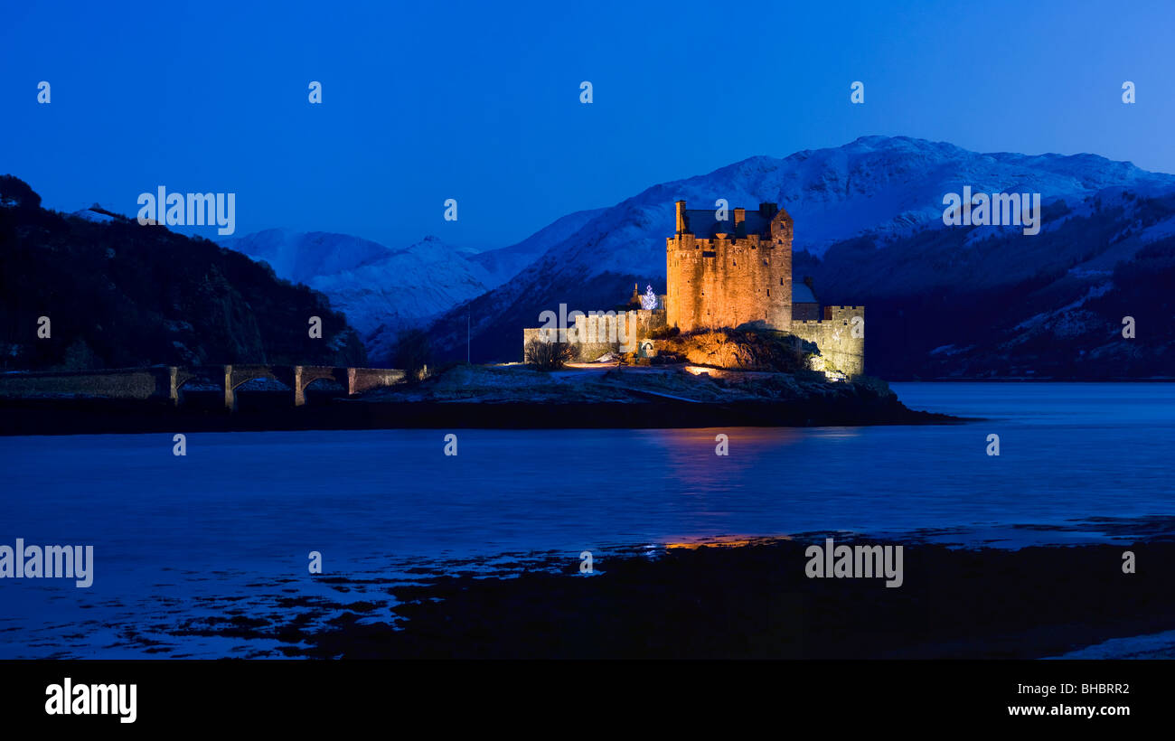 Eilean Donan Castle am Ufer des Loch Duich (Kintail), Schottisches Hochland. Stockfoto