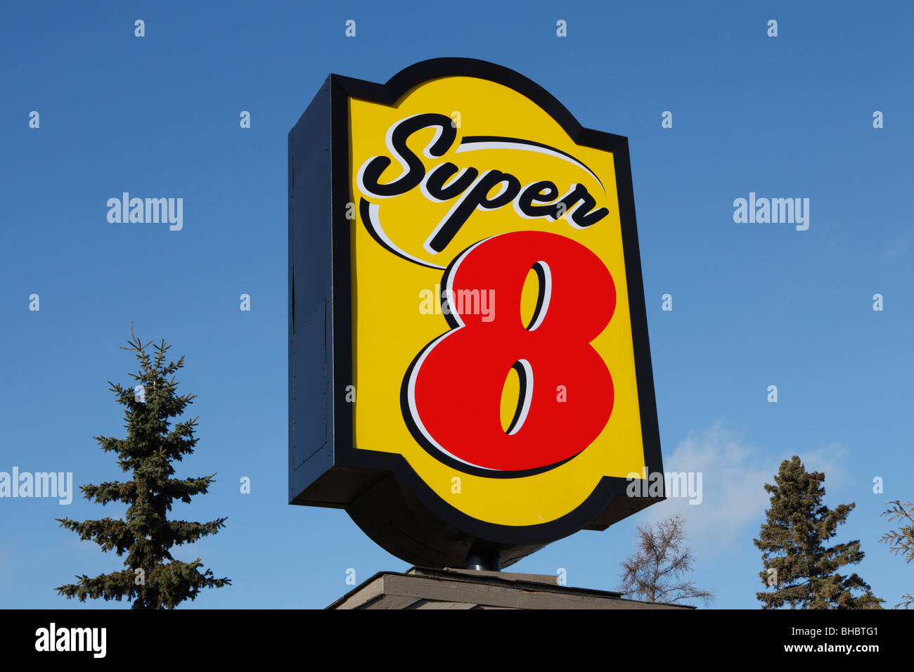 Ein Schild vor einem Super 8 Motel in Minnesota, USA. Stockfoto