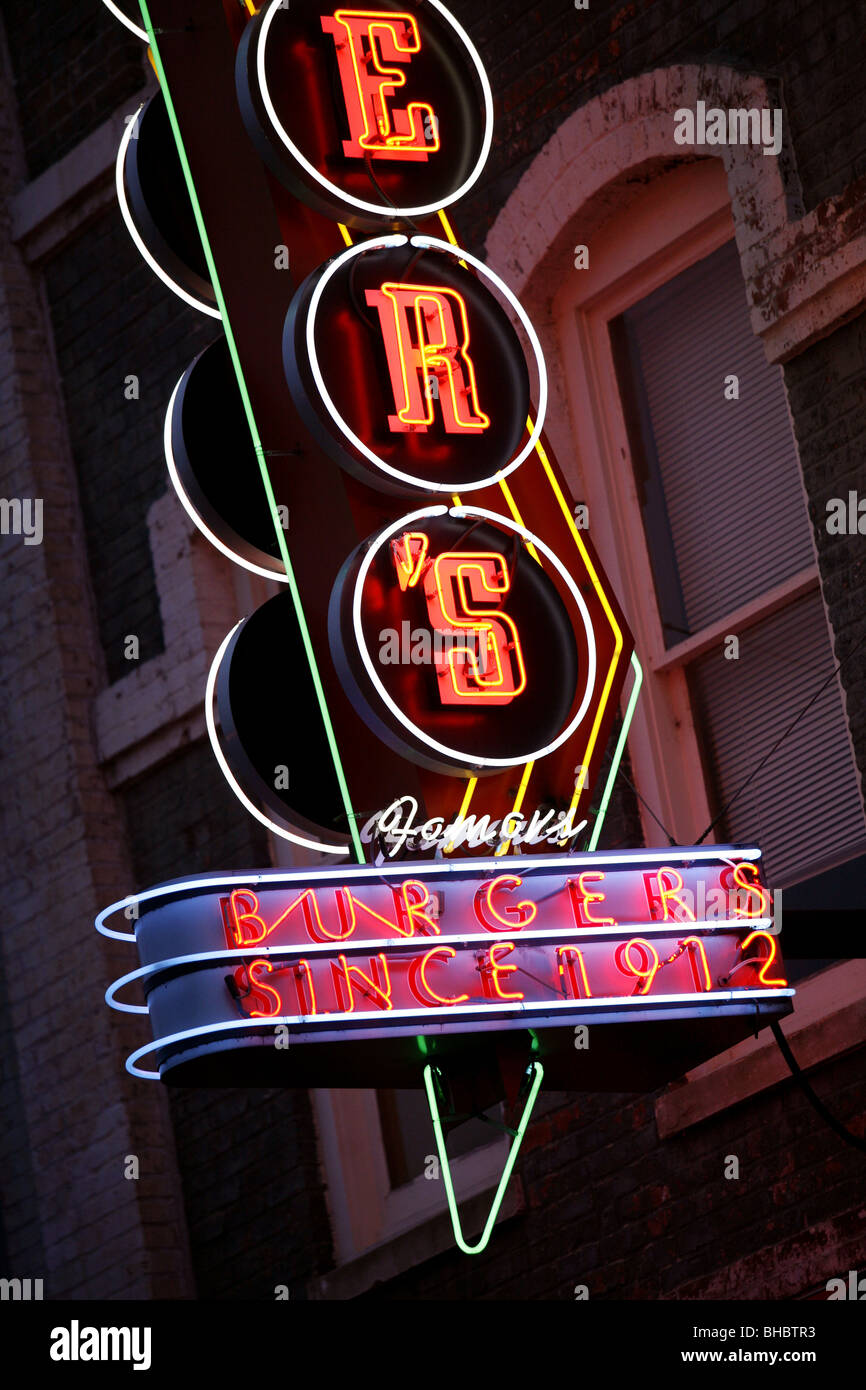Farbstoff des berühmten Burger seit 1912 Neon zu unterzeichnen, Beale Street, Memphis, Tennessee, USA Stockfoto