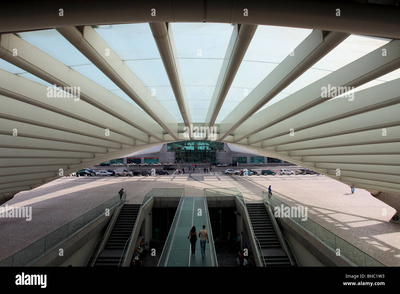 Das zeitgenössische Vasco de Gamma-Einkaufszentrum in den Parque Das Nações Stockfoto