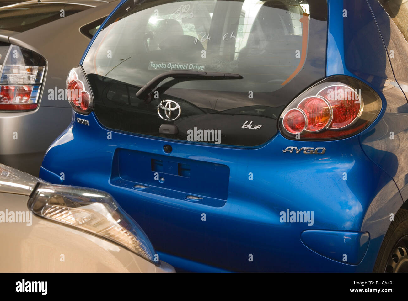Toyota Aygo Autos nicht verkauft. Keine Nummernschilder London UK.  Weltweit erinnern Sie ihre Modell Prius wegen Sicherheitsbedenken. HOMER SYKES Stockfoto