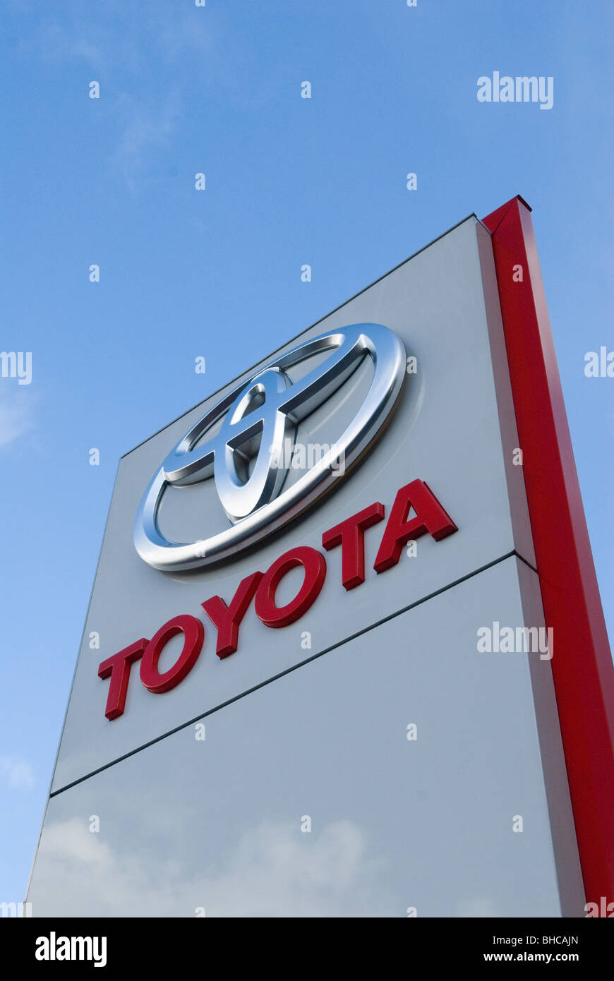 Toyota Auto Verkaufsfläche Beschilderung. London UK HOMER SYKES Stockfoto