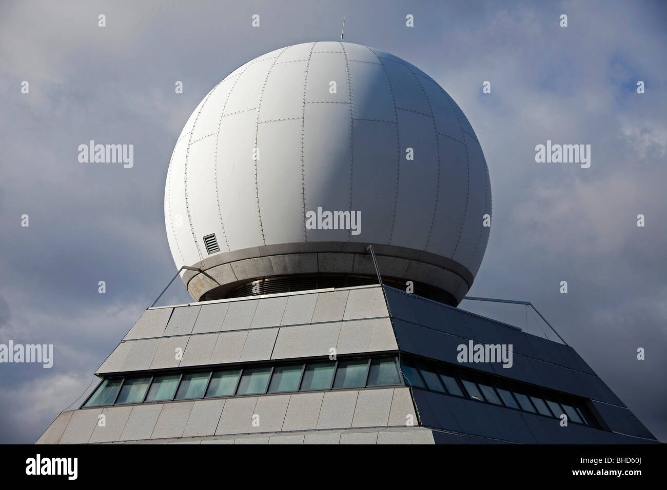 Ballon de Guebwiller. Le Grand Ballon. Blick auf die Radom - Radarstation Kommunikation. 099450 Alsace Stockfoto