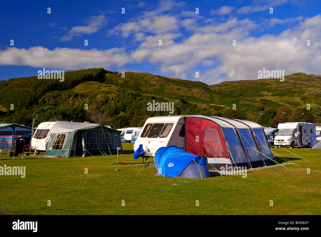 Campingplatz mit modernen Wohnwagen und Wohnmobile in Schottland, Vereinigtes Königreich Stockfoto