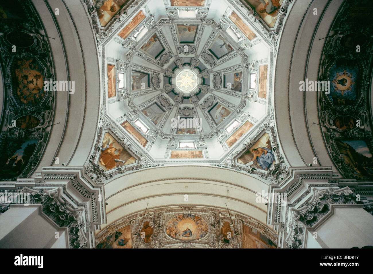 Salzburger Dom Innenraum, Österreich Stockfoto