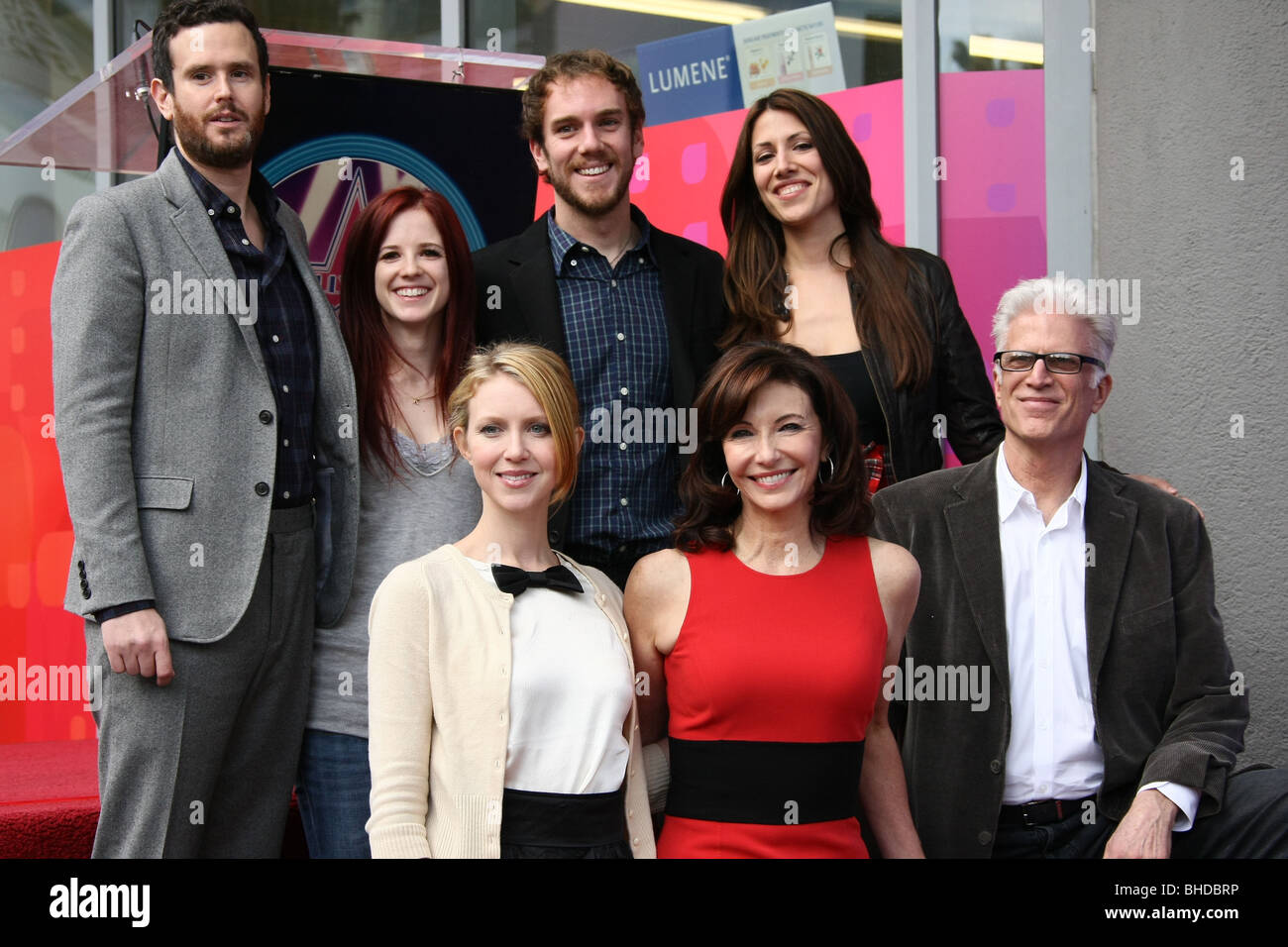 MARY STEENBURGEN TED DANSON KINDER MARY STEENBURGEN GEEHRT MIT EINEM STERN AUF DEM HOLLYWOOD WALK OF FAME HOLLYWOOD LOS ANGELES Stockfoto