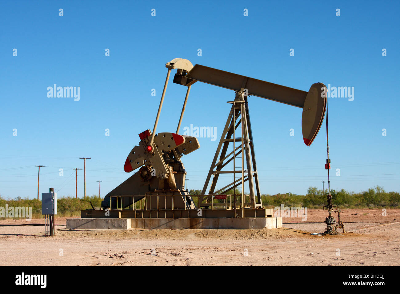 Ölquelle Pumpe Jack in der Nähe von Odessa, Texas Stockfoto