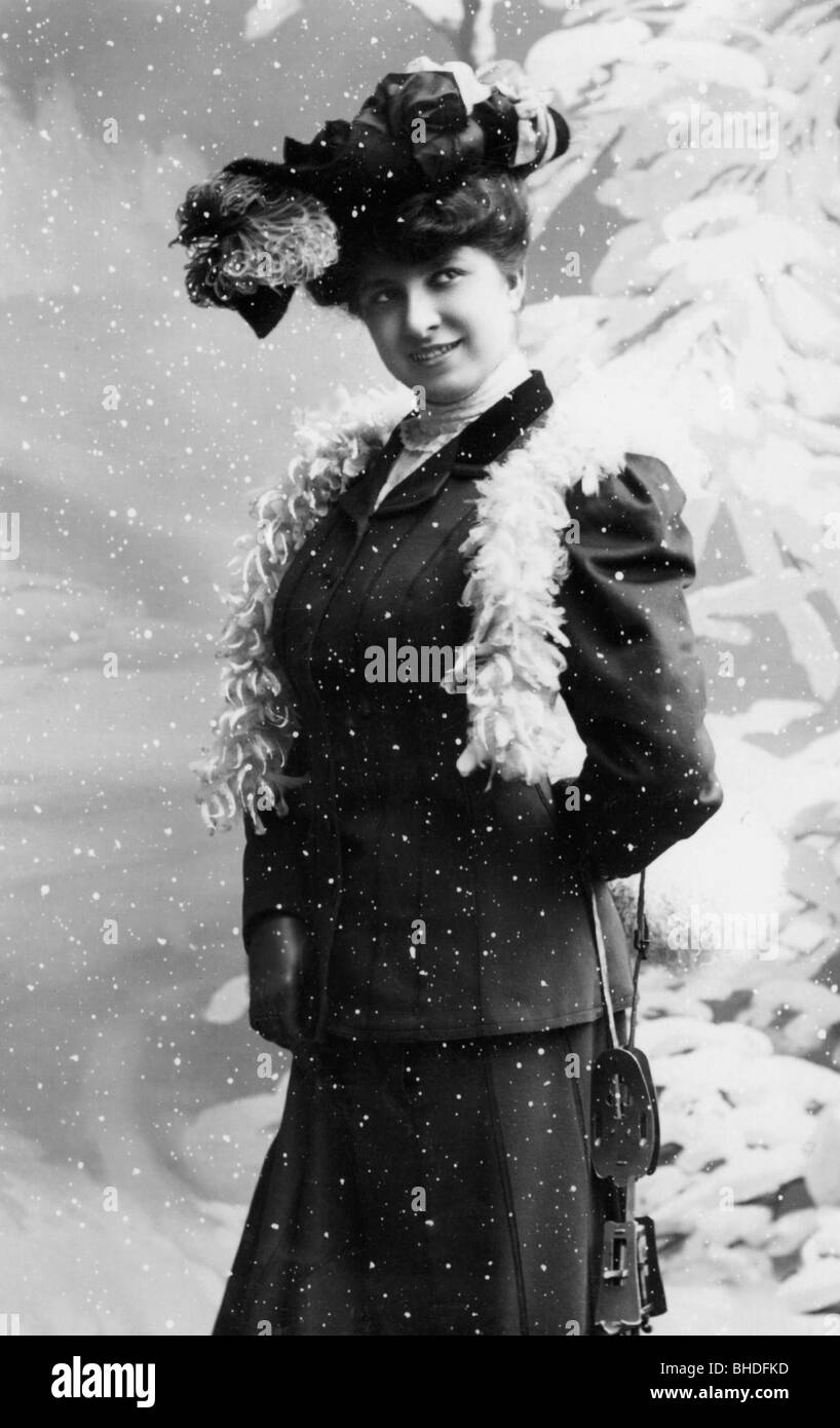 Sport, Wintersport, Schlittschuhlaufen, Frau mit Schlittschuhen, ca. 1910, Postkarte, Stockfoto