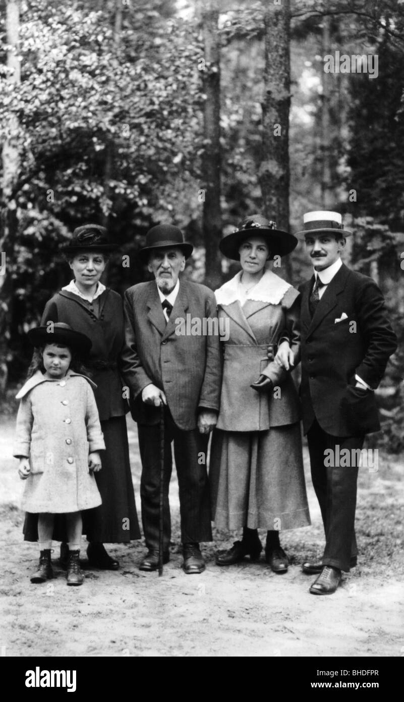 Menschen, Familie, Gruppen, Gruppenbild, drei Generationen, 1910er, Stockfoto