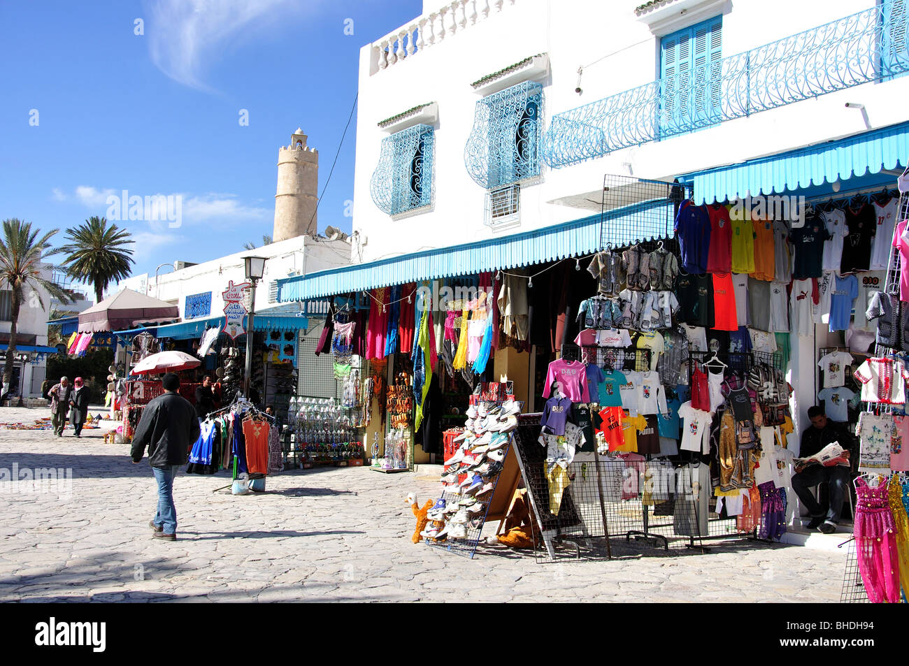 Souvenir-Shops am Eingang zur Medina von Sousse, Sousse, Gouvernorat Sousse, Tunesien Stockfoto