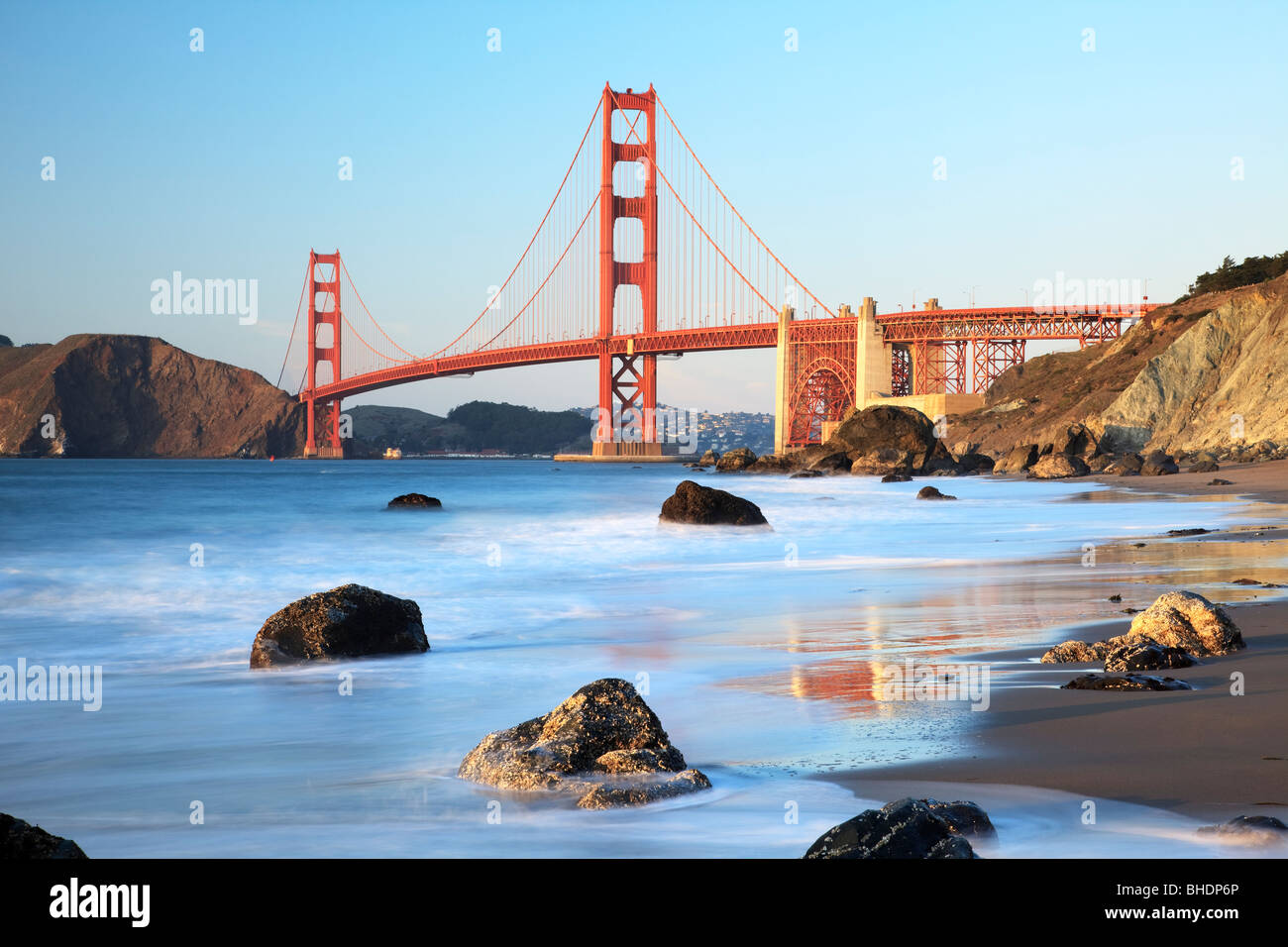 Golden Gate Bridge von Bäcker Strand gesehen Stockfoto