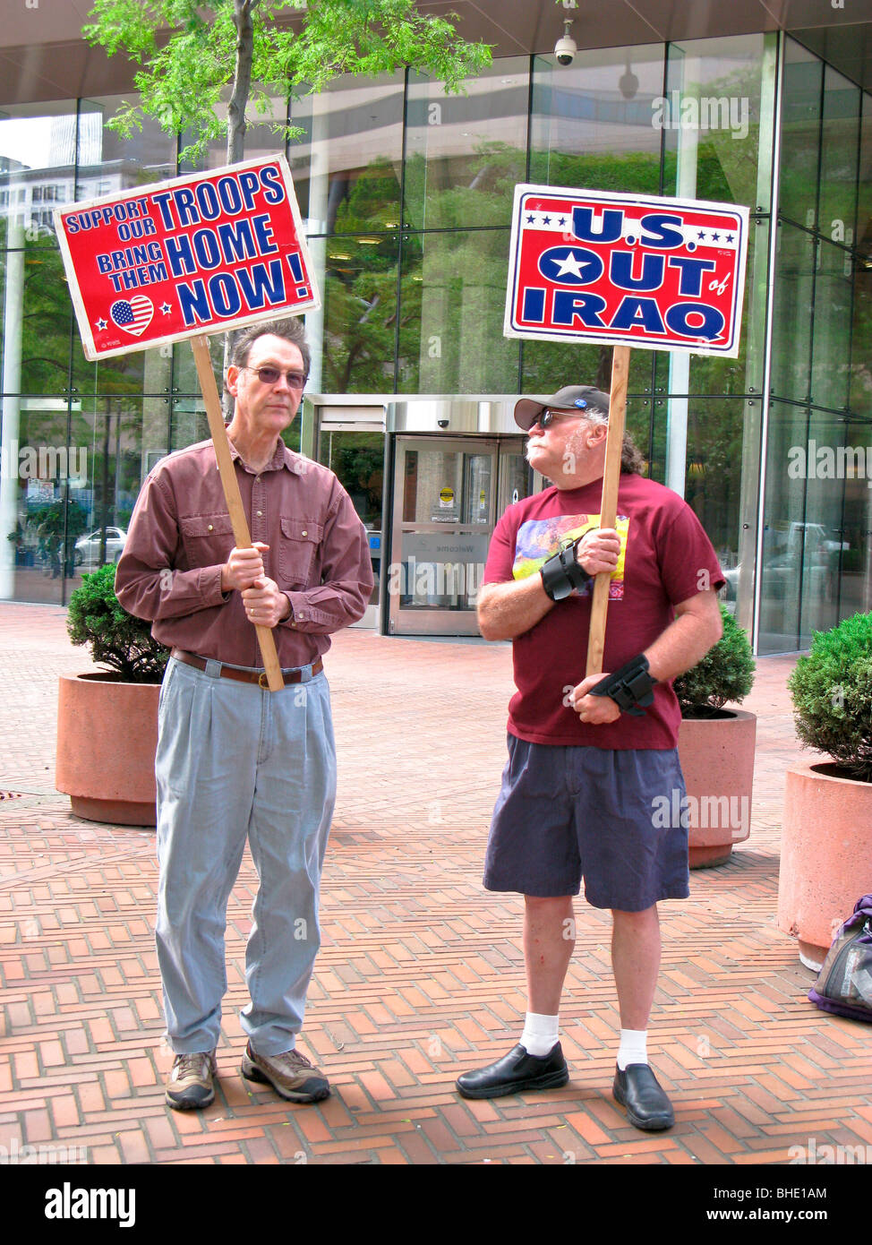 Kundgebung gegen die amerikanischen Truppen im Irak, Seattle, Washington, usa Stockfoto