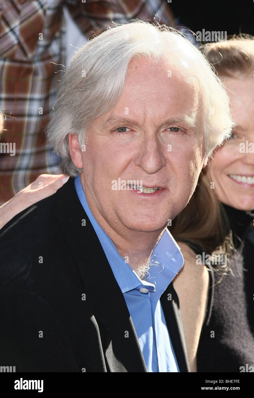 JAMES CAMERON JAMES CAMERON geehrt mit einem Stern auf dem HOLLYWOOD WALK OF FAME HOLLYWOOD LOS ANGELES CA USA 18. Dezember 2009 Stockfoto
