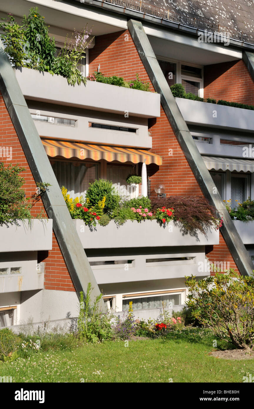 Balkon eines Wohnhauses Stockfoto