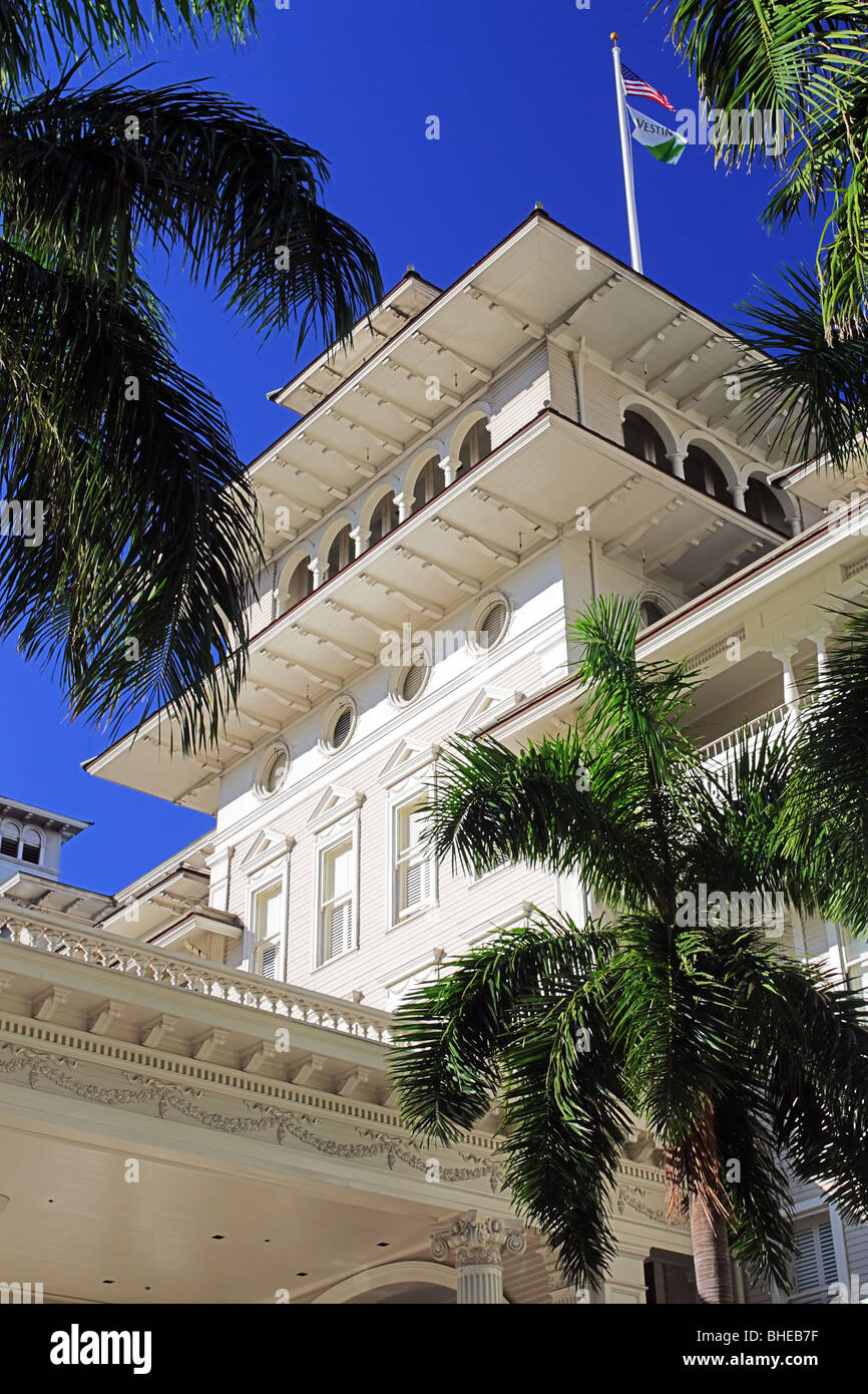 Das Moana Hotel auch bekannt als die First Lady von Waikiki, ist eine berühmte historische Hotel auf der Insel Oahu Stockfoto