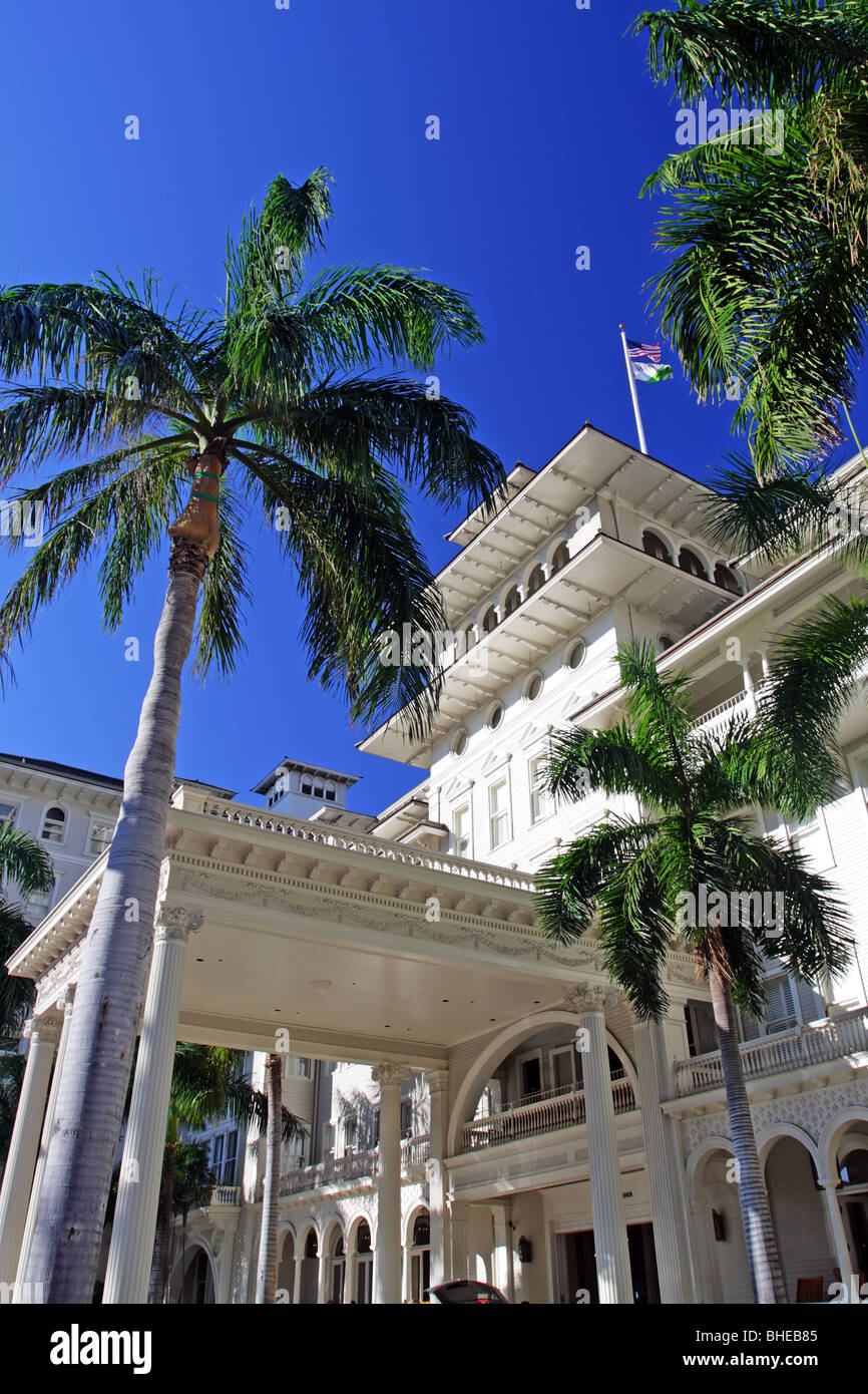 Das Moana Hotel auch bekannt als die First Lady von Waikiki, ist eine berühmte historische Hotel auf der Insel Oahu Stockfoto