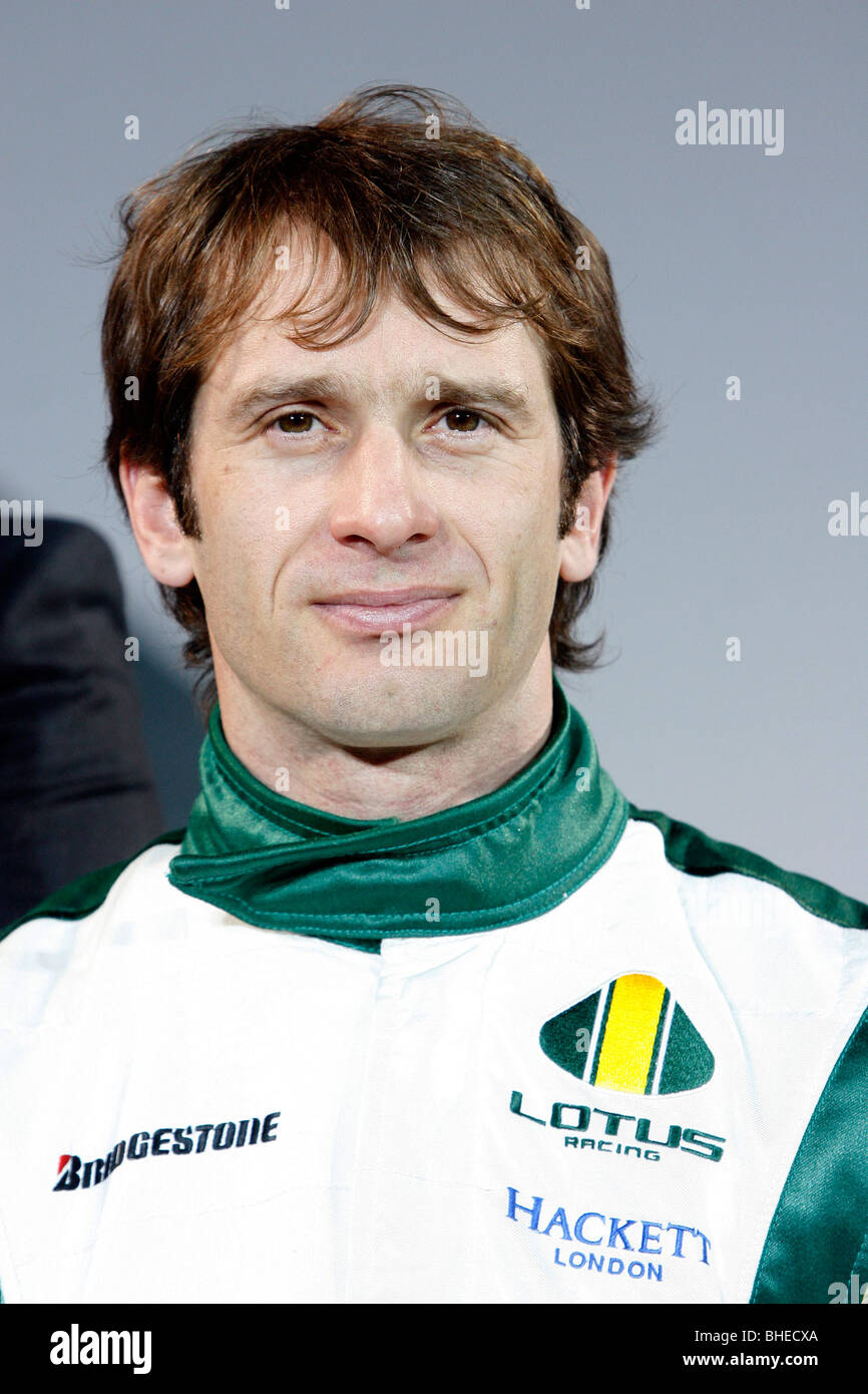 Italienische Fahrer Jarno Trulli bei Lotus Cosworth T127 Formel1 Auto am Team starten in London England Stockfoto